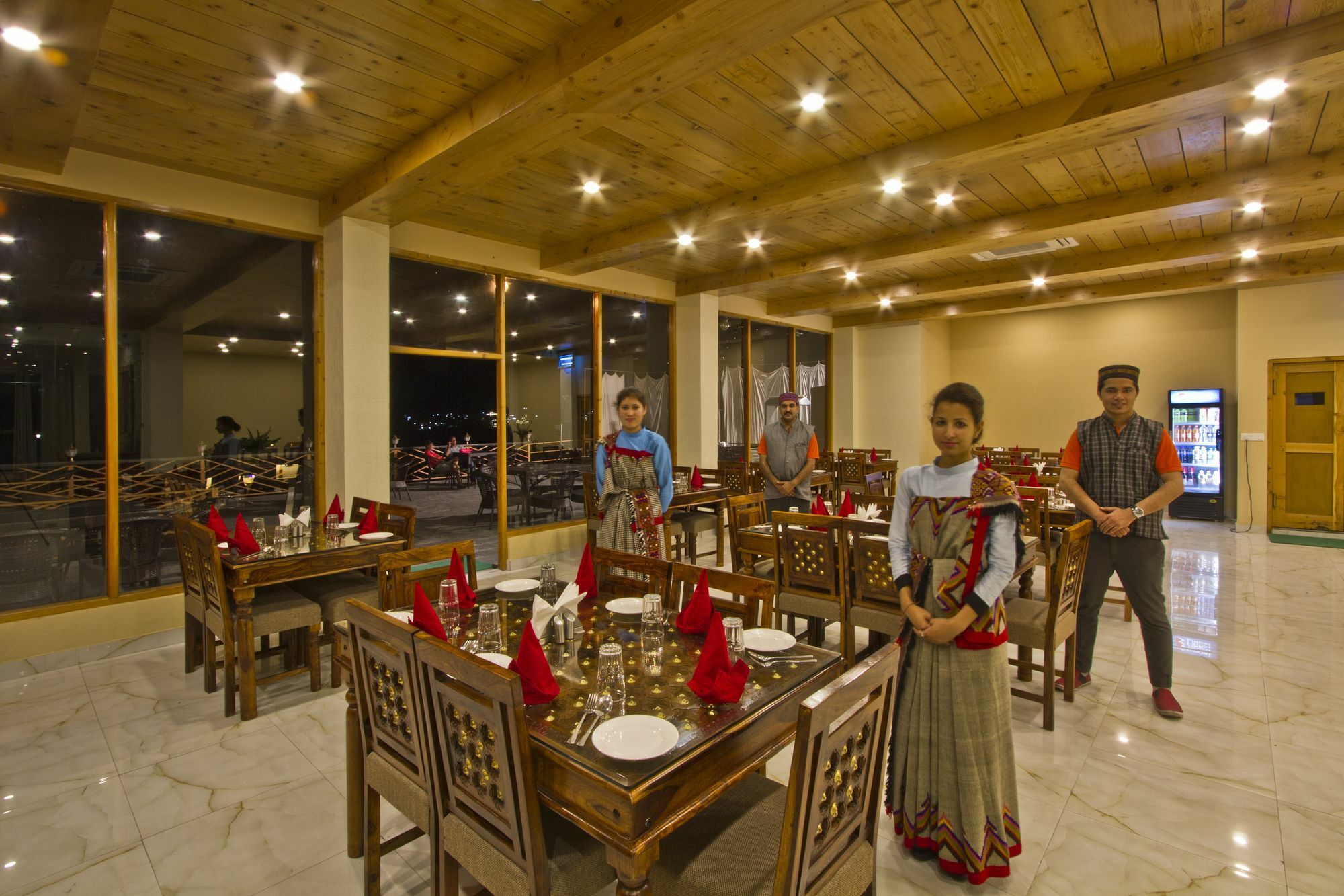 Snow Flakes Resort And Spa Centrally Heated Luxury Resort Manali  Exterior photo
